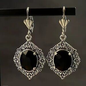 Earrings, NWOT, black gemstone